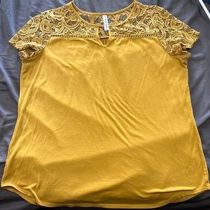 Mustard yellow. Business casual short sleeve top. Size large